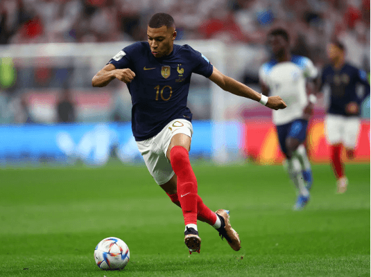 Kylian Mbappé ফুটবলের গ্লোবাল অ্যারেনায় একজন উঠতি তারকা