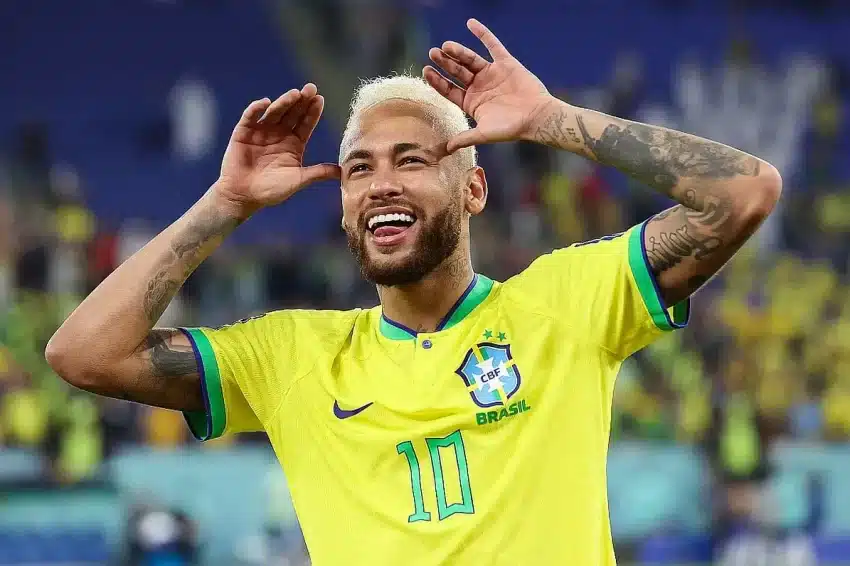 Neymar সান্তোস থেকে প্যারিস পর্যন্ত একটি ফুটবল মায়েস্ট্রোর যাত্রা